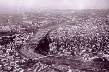1933